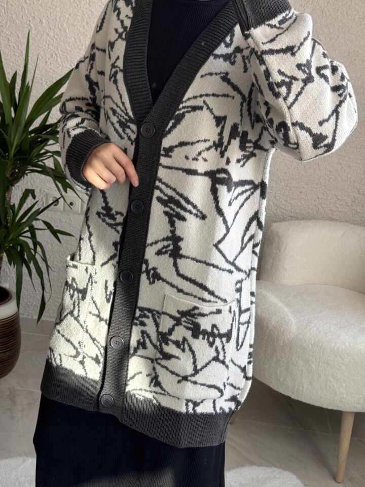 GRİ KREM KALIN TRİKO HIRKA