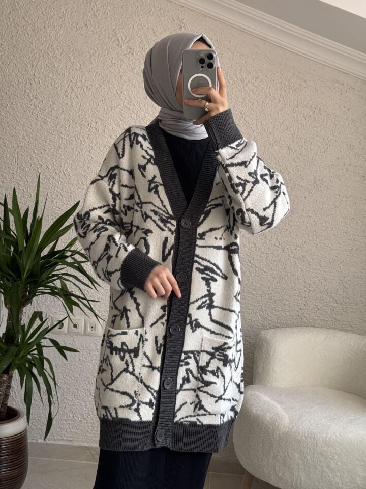 GRİ KREM KALIN TRİKO HIRKA