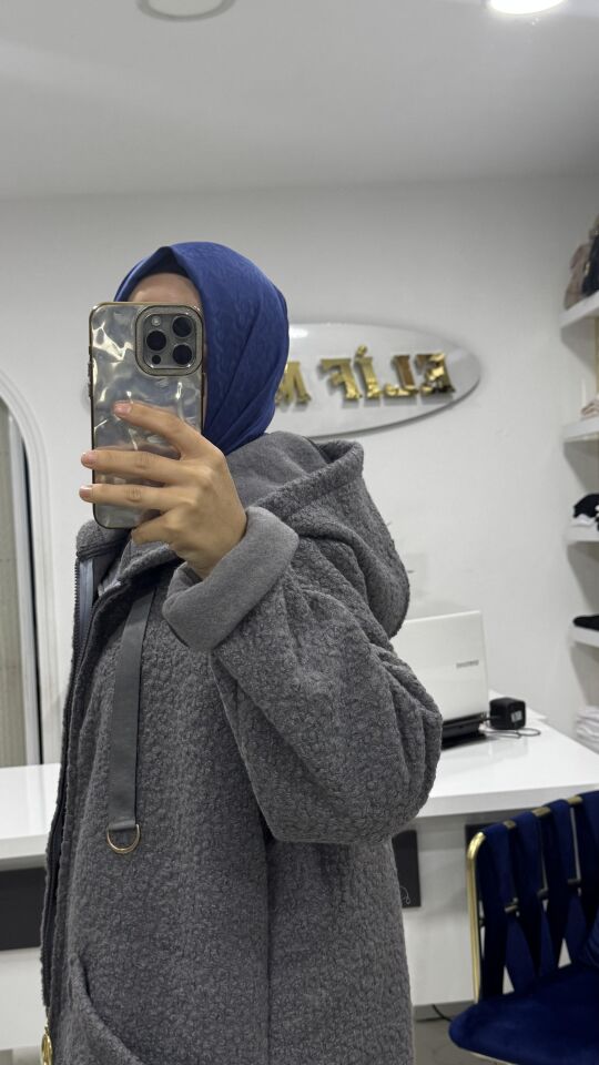 Ayşe Akay Kuzu  kap gri renk