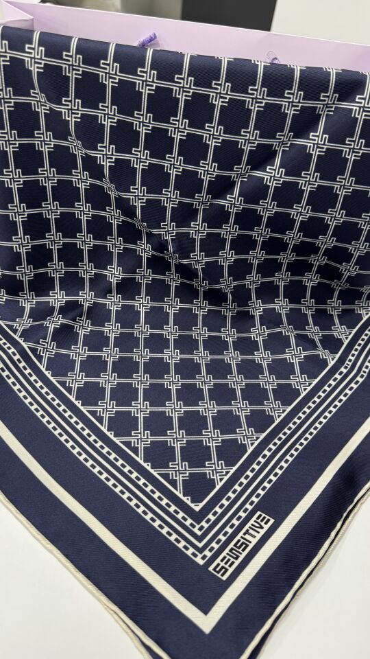 MONOGRAM DESEN İPEK EŞARP LACİVERT