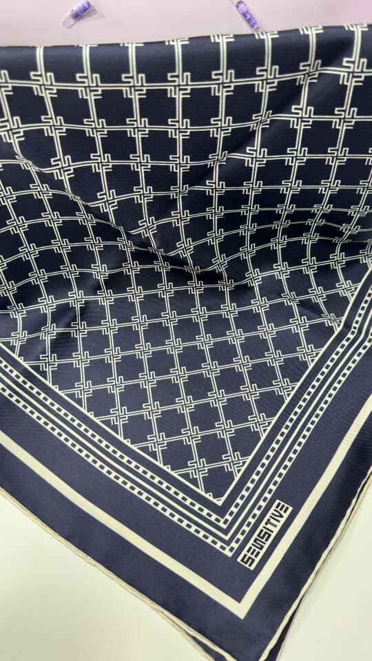 MONOGRAM DESEN İPEK EŞARP LACİVERT