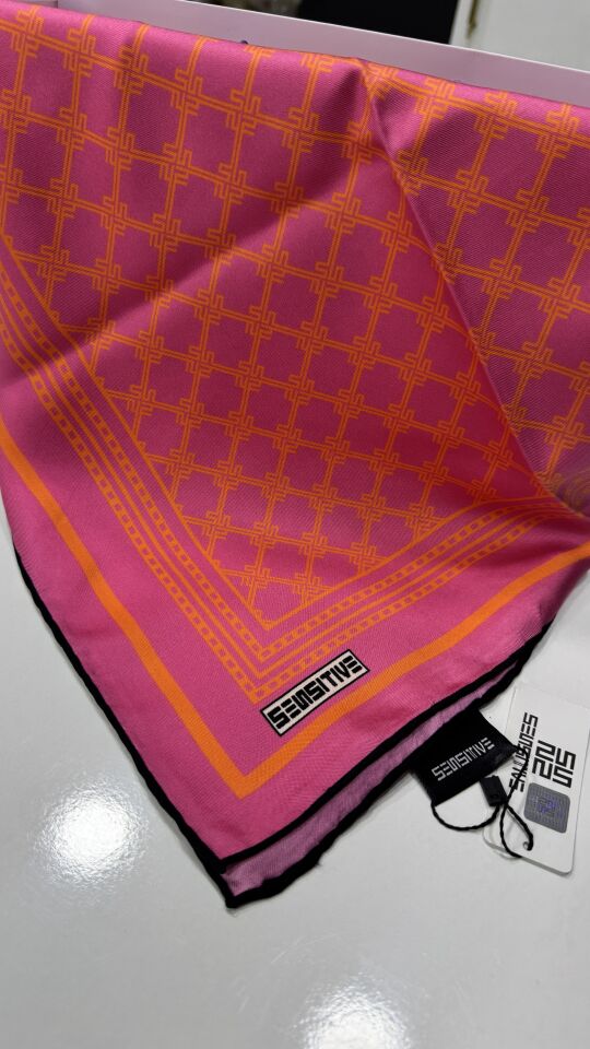 MONOGRAM DESEN İPEK EŞARP PEMBE