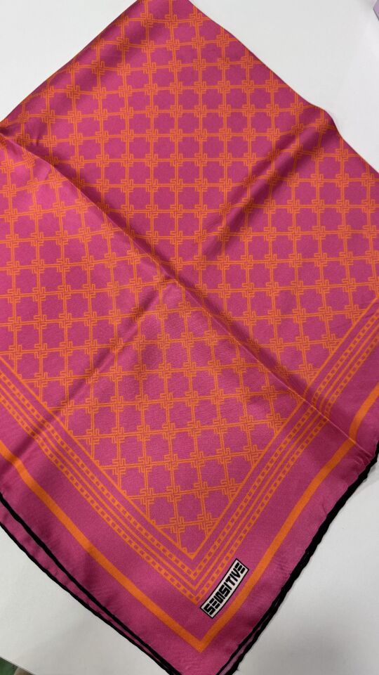MONOGRAM DESEN İPEK EŞARP PEMBE