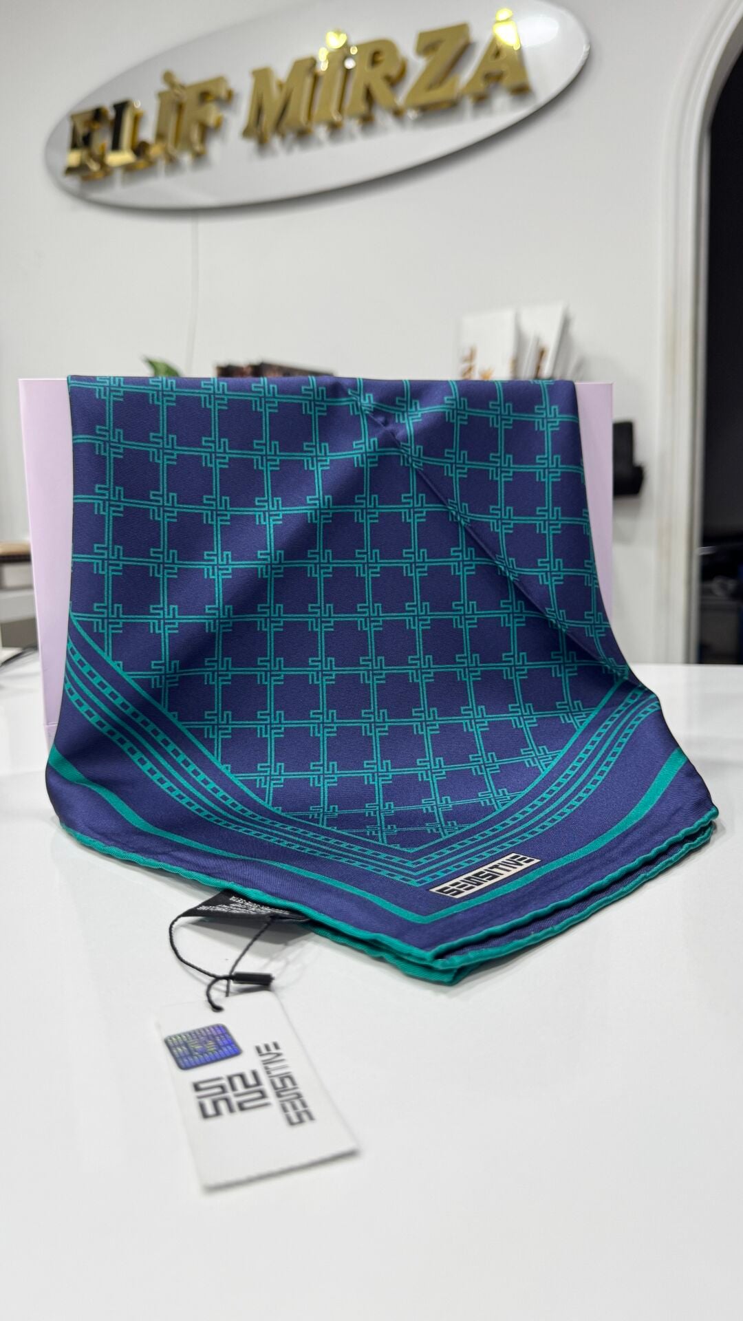 MONOGRAM DESEN İPEK EŞARP
