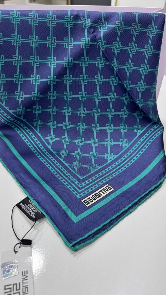 MONOGRAM DESEN İPEK EŞARP