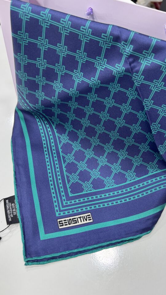 MONOGRAM DESEN İPEK EŞARP
