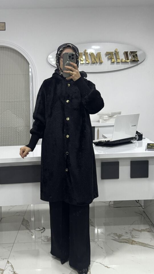 DÜĞME DETAYLI ANGORA KABAN SİYAH