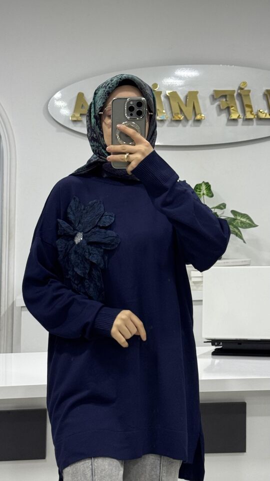 GÜL DETAYLI MERSERİZE TUNİK LACİVERT