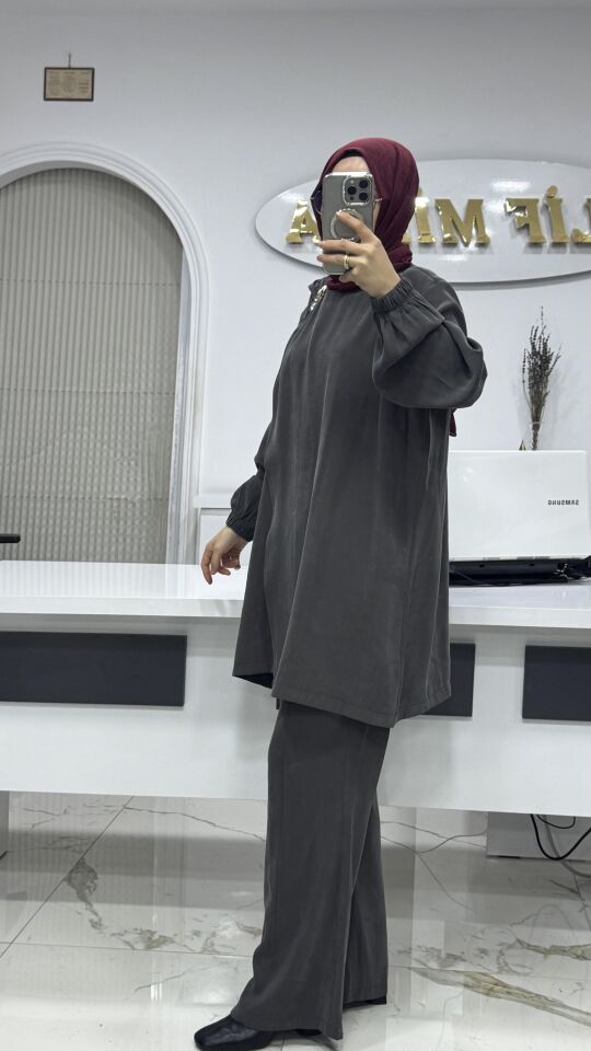 BROŞ DETAYLI TAKIM FÜME