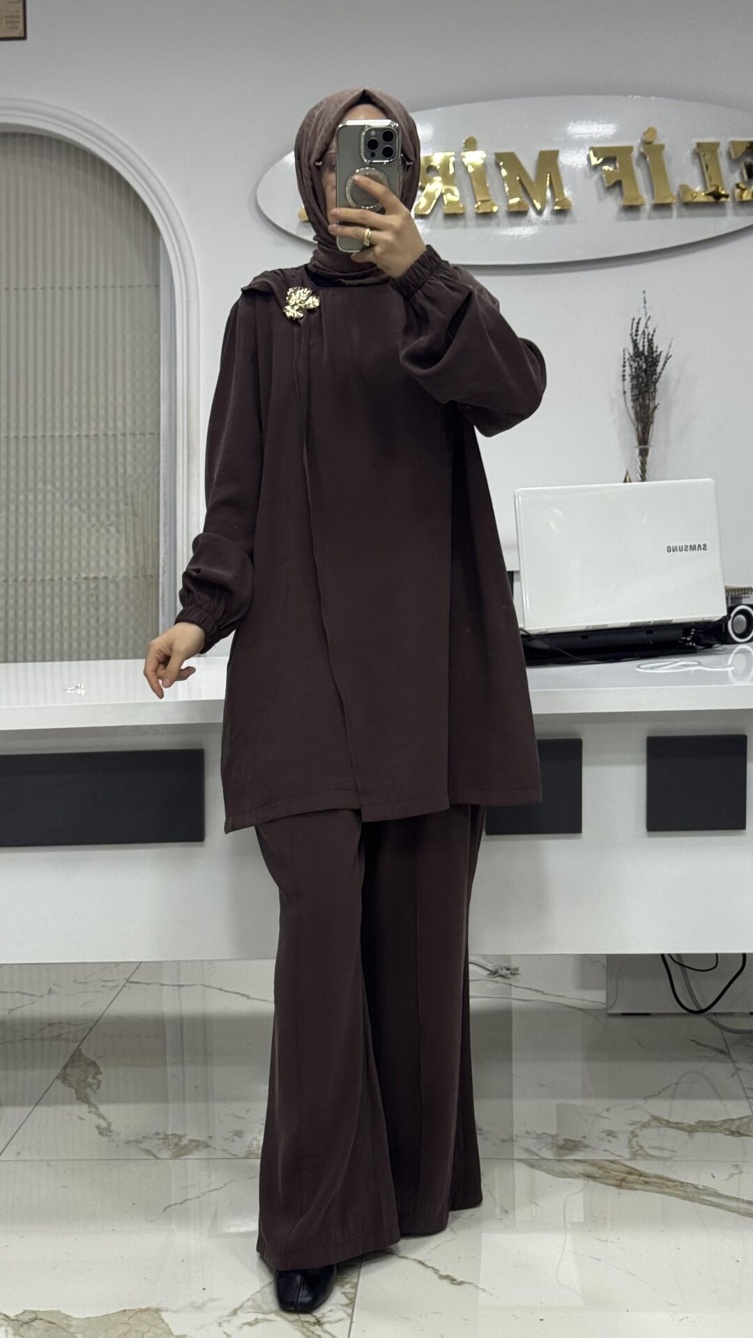BROŞ DETAYLI TAKIM KAHVE