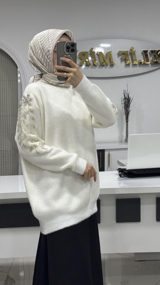 ANGORA KOL İŞLEMELİ KAZAK BEYAZ
